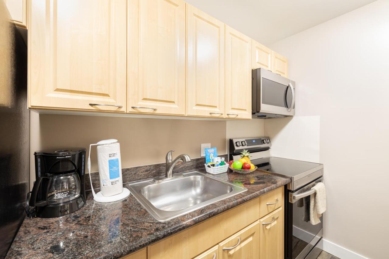 Beautiful Mountain View In Waikiki Sunset With Parking Apartment โฮโนลูลู ภายนอก รูปภาพ