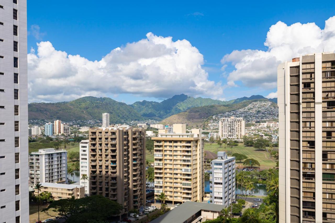 Beautiful Mountain View In Waikiki Sunset With Parking Apartment โฮโนลูลู ภายนอก รูปภาพ