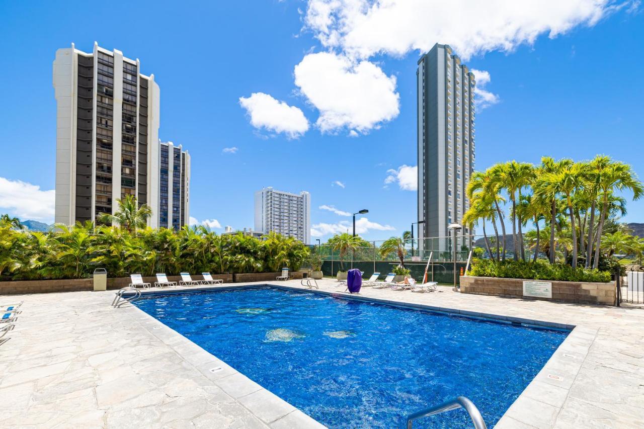 Beautiful Mountain View In Waikiki Sunset With Parking Apartment โฮโนลูลู ภายนอก รูปภาพ